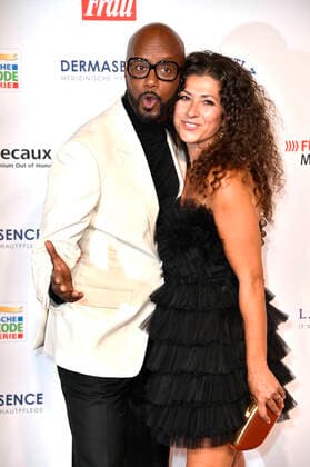 Yared Dibaba mit Ehefrau Fernanda de Sousa Dibaba bei der 15. Verleihung der Goldenen Bild der Frau 2022 im Stage Theater Neue Flora. Hamburg, 09.11.2022