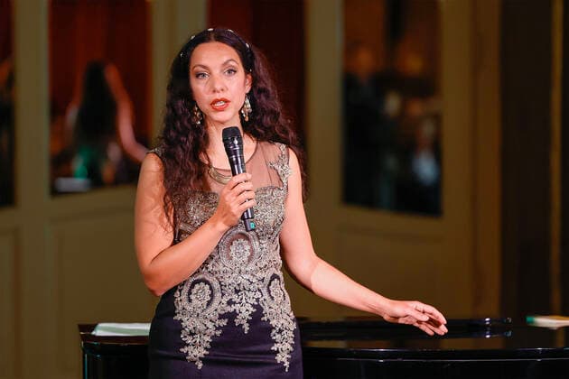 Pianistin Maharani Chakrabarti Flavia, Welt im Sibersaal, Weltmusik, Deutsches Museum, Muenchen, Pianistin Maharani Chakrabarti - Weltmusik im Sibersaal - - Deutsches Theater Muenchen - Muenchen - Bayern - Deutschland - 10 November 2022. Â