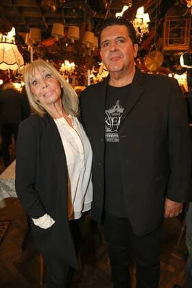 RECORD DATE NOT STATED 09.11.2022, Marchfelderhof Deutsch-Wagram, Verleihung der EISERNEN RAMPENSAU 2022, Die NEUE BÜHNE WIEN lädt zur Auszeichnung im Bild: Christine Schuberth, Tony Wegas, Verleihung der EISERNEN RAMPENSAU 2022