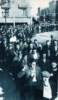 RECORD DATE NOT STATED Spanish Civil War, 1936-39. Foreigner volunteers upon arrival to Barcelona to fight alongside the? Copyright:xImage Index HeritagexImagesx IMAGO ,2685664 ! ACHTUNG: AUFNAHMEDATUM GESCHÄTZT!  Copyright:Image Index HeritagexImagesx IMAGO