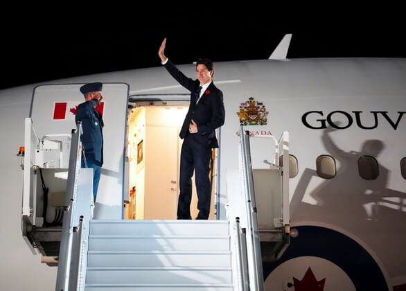 November 10, 2022, Ottawa, ON, CAN: Prime Minister Justin Trudeau departs Ottawa, on Thursday, Nov. 10, 2022. Ottawa CAN  - ZUMAc35_ 20221110_zaf_c35_044 Copyright: xSeanxKilpatrickx