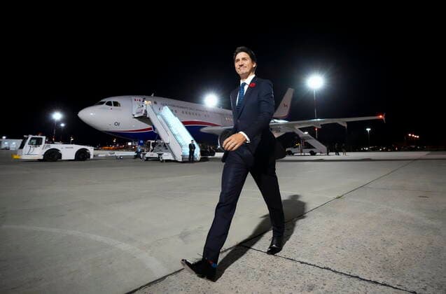 November 10, 2022, Ottawa, ON, CAN: Prime Minister Justin Trudeau departs Ottawa, on Thursday, Nov. 10, 2022. Ottawa CAN  - ZUMAc35_ 20221110_zaf_c35_045 Copyright: xSeanxKilpatrickx