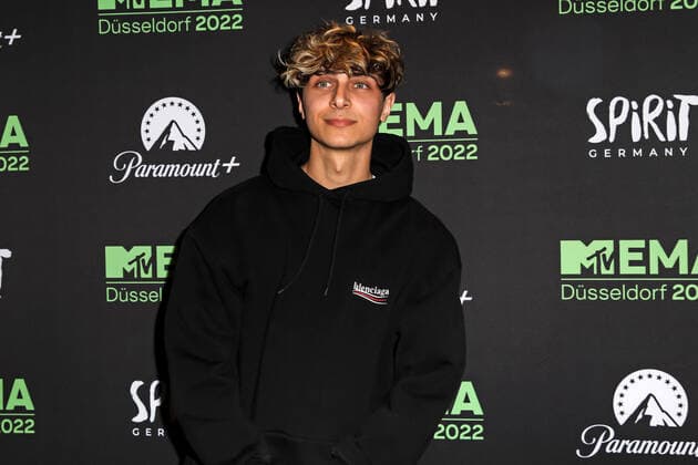 duesseldorf MTV EMAs 2022 - Best German Act Award 11.11.2022 Lukas Rieger MTV EMAs 2022 - Best German Act Award DUSSELDORF, GERMANY - NOVEMBER 11: Best German Act Award in der Nachtresidenz waehrend der MTV Europe Music Awards 2022. Duesseldorf, 11.11.2022 NRW Deutschland . Copyright: xFSAx Eibner-Pressefotox EP_fsa
