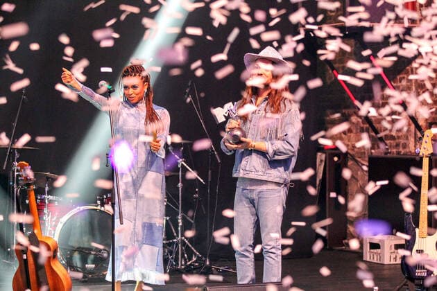 duesseldorf MTV EMAs 2022 - Best German Act Award 11.11.2022 Aminata Belli, Riccardo Simonetti MTV EMAs 2022 - Best German Act Award DUSSELDORF, GERMANY - NOVEMBER 11: Best German Act Award in der Nachtresidenz waehrend der MTV Europe Music Awards 2022. Duesseldorf, 11.11.2022 NRW Deutschland . Copyright: xFSAx Eibner-Pressefotox EP_fsa