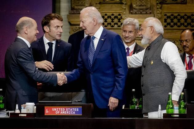 News Bilder des Tages 2022-11-15 03:03:20 DENPASAR - Joe Biden President of the United States during the meeting with other world leaders at the G20 summit in Bali. During the summit, the largest economies discuss matters such as financial stability, economic growth and food security. Prime Minister and Minister Sigrid Kaag (Finance) are present on behalf of the Dutch government. ANP ROBIN VAN LONKHUIJSEN netherlands out - belgium out *** 2022 11 15 03 03 20 DENPASAR Joe Biden President of the United States during the meeting with other world leaders at the G20 summit in Bali During the summit, the largest economies discuss matters such as financial stability, economic growth and food security Prime Minister and Minister Sigrid Kaag Finance are present on behalf  Copyright: xx x457846098x originalFilename: 457846098.jpg