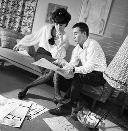 VYACHESLAV ZAITSEV REGINA ZBARSKAYA 83658 01.09.1966 Soviet fashion designer Vyacheslav Zaitsev and his model Regina Zbarskaya. Boris Kaufman Sputnik Moscow Russia  Copyright: xBorisxKaufmanx