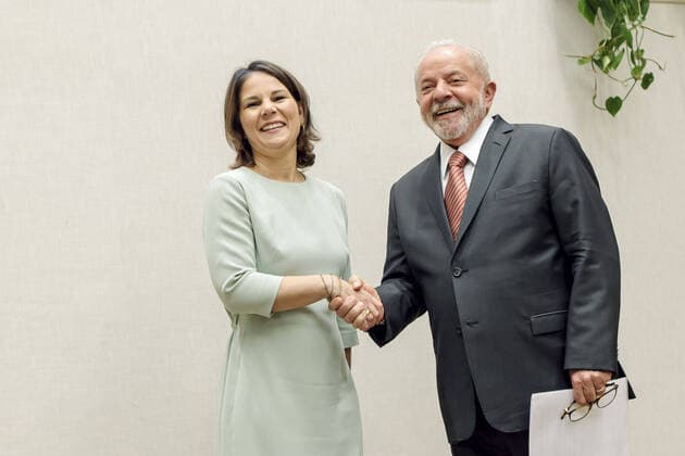 COP27 Klimakonferenz. Annalena Baerbock (Buendnis 90 Die Gruenen), Bundesaussenministerin, trifft den designierten Praesidenten der Foederativen Republik Brasilien, Luiz Inacio Lula da Silva. Scharm-el-Sheikh, 17.11.2022 Scharm-el-Sheikh Aegypten Copyright: xThomasxTrutschelx