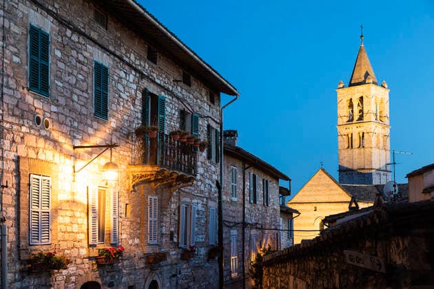 Assisi village in Umbria region, Italy. The town is famous for the most important Italian Basilica dedicated to St. Francis - San Francesco. Assisi village in Umbria region, Italy. The town is famous for the most important Italian St. Francis Basilica (Basilica di San Francesco) Copyright: xZoonar.com PaoloxGallox 18724963