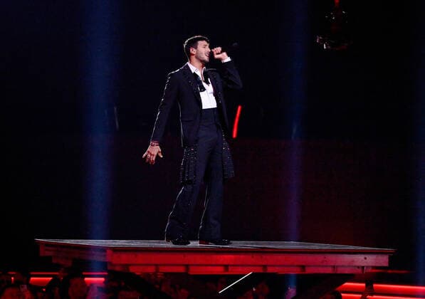 Sebastián Yatra performs onstage during the 23rd annual Latin Grammy Awards at the Michelob Ultra Arena at Mandalay Bay Resort and Casino in Las Vegas, Nevada on Thursday, November 17, 2022.  LAV20221117700 JIMxRUYMEN