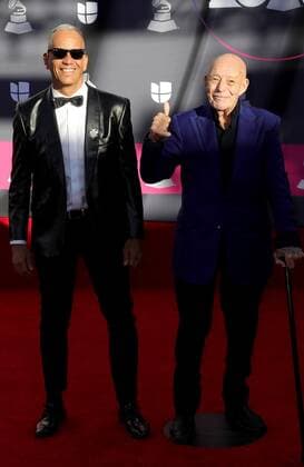 Gerry Weil, Simfonico at arrivals for 23rd Annual Latin GRAMMY Awards 2022 - Part 2, Michelob ULTRA Arena, Mandalay Bay Resort Casino, Las Vegas, NV November 17, 2022. Photo By: MORA Everett Collection at arrivals for 23rd Annual Latin GRAMMY Awards 2022 - Part 2, Michelob ULTRA Arena, Mandalay Bay Resort Casino, Las Vegas, NV November 17, 2022. Photo By: MORA Everett Collection PUBLICATIONXNOTxINxCANxCHNxFRAxITAxJPNxNORxPOLxRUSxESPxUKxUSA