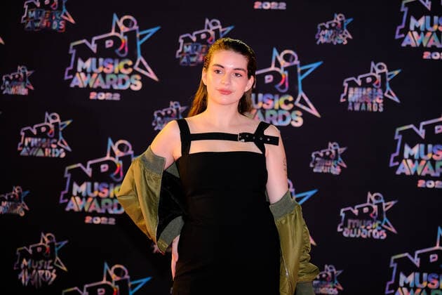 24eme NRJ Music Awards, arrivÃ e sur le Tapis Rouge en attente des nominations. Adele Castillon. 286122 2022-11-18 Provence Alpes Cote d Azur Cannes France  Copyright: xPhilippexFarjonx STAR_286122_026