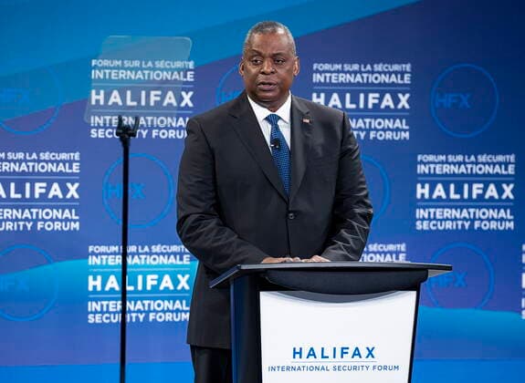 News Bilder des Tages November 19, 2022, Halifax, NS, Canada: U.S. Secretary of Defense Lloyd J. Austin III delivers remarks at the Halifax International Security Forum in Halifax on Saturday, Nov.19, 2022. Halifax Canada  - ZUMAc35_ 20221119_zaf_c35_092 Copyright: xAndrewxVaughanx