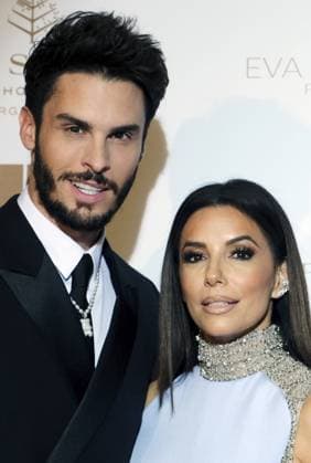 PARIS, FRANCE - NOVEMBER 19: Baptiste Giabiconi and Eva Longoria attend the Global Gift Gala 2022 - Red Carpet at Four Seasons George V Hotel on November 19, 2022 in Paris, France. (Photo by Daniel Claude Starface) 286149 2022-11-19 Paris  Copyright: xDanielxClaudex xStarfacex STAR_286149_091