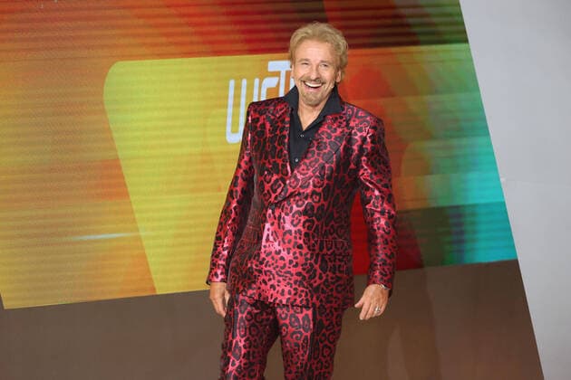 Bilder des Jahres 2022, Entertainment 11 November Entertainment Themen der Woche KW46 Entertainment Bilder des Tages ZDF - Wetten, dass...? Fernsehmoderator Thomas Gottschalk während der ZDF - Fernsehshow Wetten , dass...? am 19.11.2022 live aus Friedrichshafen. 20221119SBK0089 *** ZDF Wetten , dass TV host Thomas Gottschalk during the ZDF TV show Wetten , dass on 19 11 2022 live from Friedrichshafen 20221119SBK0089