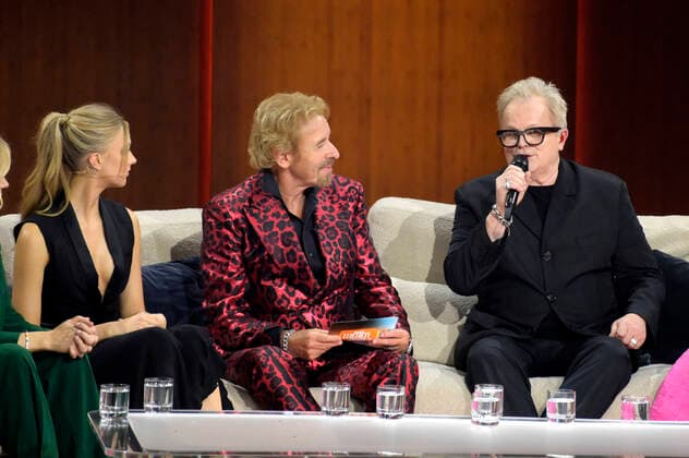 Lilly Krug, Thomas Gottschalk und Herbert Grönemeyer in der ZDF-Unterhaltungsshow Wetten, dass..? live aus der Messe Friedrichshafen. Friedrichshafen, 19.11.2022 *** Lilly Krug, Thomas Gottschalk and Herbert Grönemeyer in the ZDF entertainment show Wetten, dass live from Messe Friedrichshafen Friedrichshafen, 19 11 2022 Foto:xF.xKernx xFuturexImage