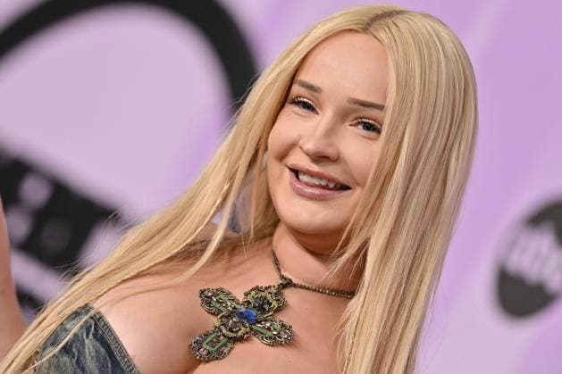 2022 American Music Awards at the Microsoft Theatre. Featuring: Kim Petras Where: Los Angeles, California, United States When: 20 Nov 2022 Credit: BauerGriffin INSTARimages.com Cover Images Copyright: xx 52204393 EDITORIAL USE ONLY. NOT FOR USE BY NEWSPAPERS BASED IN THE UK.