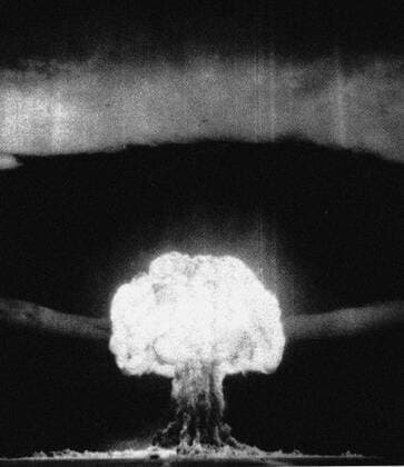 RECORD DATE NOT STATED The RDS-6s device, the first Soviet test of a thermonuclear weapon (called Joe 4) on August 12, 1953 Artist: Anonymous Copyright:x?xFinexArtxImages HeritagexImagesx IMAGO ,2613195 ! ACHTUNG: AUFNAHMEDATUM GESCHÄTZT!  Copyright:?xFinexArtxImages HeritagexImagesx IMAGO