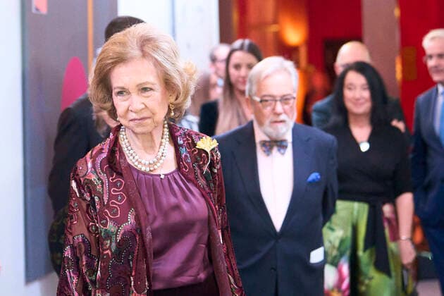 22-11-2022 Madrid Queen Sofia attend the presentation of the 37th edition of the BMW painting award and Mundo in harmony benefit concert at the royal theatre in Madrid. No Spain Â  Copyright: xPPEx