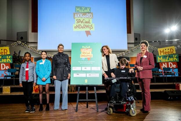 HILVERSUM - Queen Maxima during a working visit to the Muziekcentrum van de Omroep. During the visit, the Queen will attend the signing of the Music Agreement for special education, as honorary chairman of the Meer Muziek in de Klas foundation. ANP REMKO DE WAAL netherlands out - belgium out
