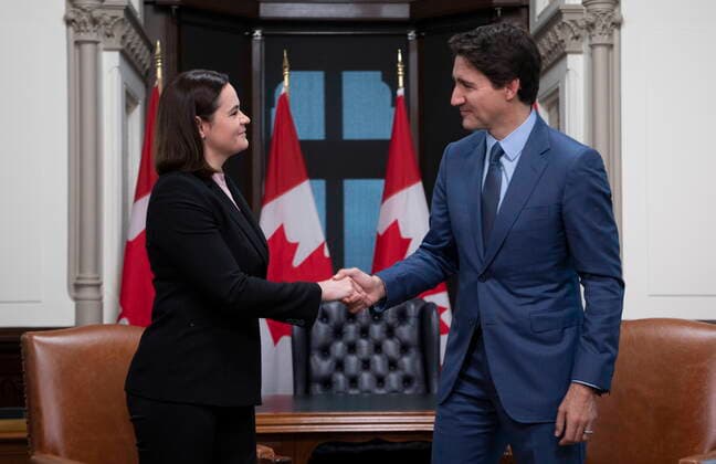 News Bilder des Tages November 23, 2022, Ottawa, ON, Canada: Canadian Prime Minister Justin Trudeau meets with the Opposition Leader of Belarus, Sviatlana Tsikhanouskaya in his office on Parliament Hill, Wednesday, November 23, 2022 in Ottawa. Ottawa Canada  - ZUMAc35_ 20221123_zaf_c35_001 Copyright: xAdrianxWyldx