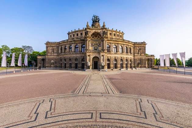 Germany, Saxony, Dresden, Theaterplatz and facade of Semperoper opera, Dresden Sachsen Deutschland Stuttgart-Mitte WDF07099