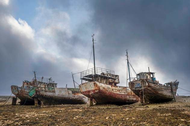 France, Brittany, Camaret-sur-Mer, Clouds over ship cemetery, Bretagne Frankreich FRF00996