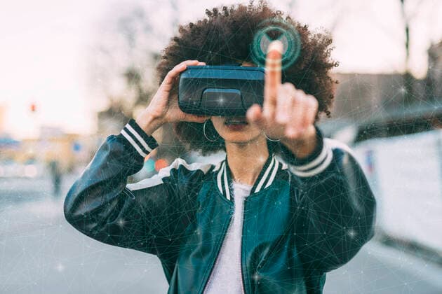 Creative Highlights Symbolbilder Young woman with afro hairstyle wearing VR glasses in front of transparent screen model released, Symbolfoto property released, MEUF08581