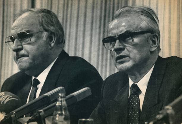 German Chancellor Helmut Kohl and East German PM Hans Modrow, 1989 