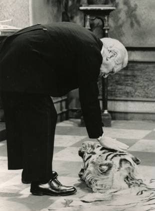English comedian Freddie Frinton in the TV sketch Dinner for One, 1963 