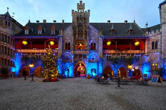Pressetermin zur Licht- und Musikinstallation Wintermärchen auf Schloss Marienburg. Pattensen, 24.11.2022