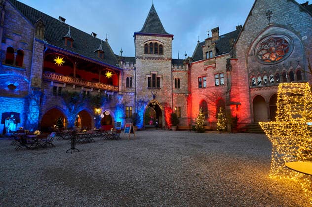 Pressetermin zur Licht- und Musikinstallation Wintermärchen auf Schloss Marienburg. Pattensen, 24.11.2022