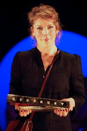Lina Beckmann bei der Verleihung des Deutschen Theaterpreises Der Faust 2022 im Düsseldorfer Schauspielhaus. Düsseldorf, 26.11.2022