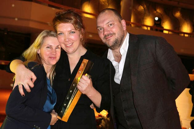 Tanja Schleiff, Lina Beckmann und Charly Hübner bei der Verleihung des Deutschen Theaterpreises Der Faust 2022 im Düsseldorfer Schauspielhaus. Düsseldorf, 26.11.2022