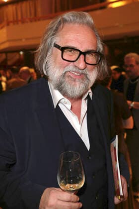 Andreas Windhuis bei der Verleihung des Deutschen Theaterpreises Der Faust 2022 im Düsseldorfer Schauspielhaus. Düsseldorf, 26.11.2022