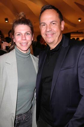 Tina Seydel und Moritz Lindbergh bei der Verleihung des Deutschen Theaterpreises Der Faust 2022 im Düsseldorfer Schauspielhaus. Düsseldorf, 26.11.2022
