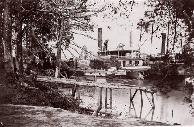 RECORD DATE NOT STATED Pontoon Bridge at Deep Bottom, James River, 1864. Creator: Andrew Joseph Russell. Copyright:xHeritagexArt HeritagexImagesx IMAGO ,2778406 ! ACHTUNG: AUFNAHMEDATUM GESCHÄTZT!  Copyright:HeritagexArt HeritagexImagesx IMAGO