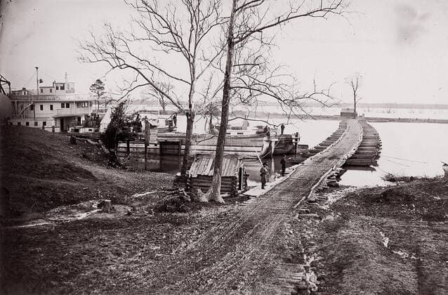 RECORD DATE NOT STATED Pontoon Bridge, 1861-65. Creator: Andrew Joseph Russell. Copyright:xHeritagexArt HeritagexImagesx IMAGO ,2778409 ! ACHTUNG: AUFNAHMEDATUM GESCHÄTZT!  Copyright:HeritagexArt HeritagexImagesx IMAGO