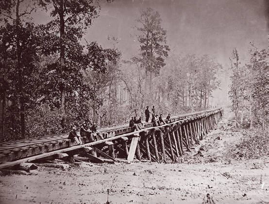 RECORD DATE NOT STATED Bridge. U.S. Military Railroad at City Point, 1861-65. Creator: Andrew Joseph Russell. Copyright:xHeritagexArt HeritagexImagesx IMAGO ,2778434 ! ACHTUNG: AUFNAHMEDATUM GESCHÄTZT!  Copyright:HeritagexArt HeritagexImagesx IMAGO