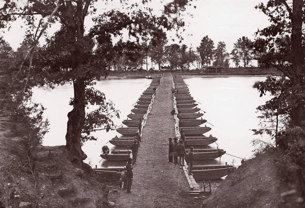 RECORD DATE NOT STATED Pontoon Bridge at Deep Bottom, James River, 1864. Creator: Andrew Joseph Russell. Copyright:xHeritagexArt HeritagexImagesx IMAGO ,2778443 ! ACHTUNG: AUFNAHMEDATUM GESCHÄTZT!  Copyright:HeritagexArt HeritagexImagesx IMAGO