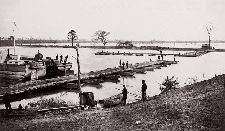 RECORD DATE NOT STATED Pontoon Bridge, 1861-65. Creator: Egbert Guy Fowx. Copyright:xHeritagexArt HeritagexImagesx IMAGO ,2778689 ! ACHTUNG: AUFNAHMEDATUM GESCHÄTZT!  Copyright:HeritagexArt HeritagexImagesx IMAGO