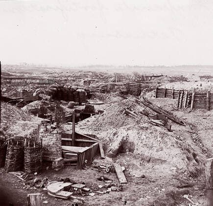 RECORD DATE NOT STATED Confederate Fortifications, Petersburg, 1864. Creators: Tim O Sullivan, Andrew Joseph Russell. Copyright:xHeritagexArt HeritagexImagesx IMAGO ,2780097 ! ACHTUNG: AUFNAHMEDATUM GESCHÄTZT!  Copyright:HeritagexArt HeritagexImagesx IMAGO