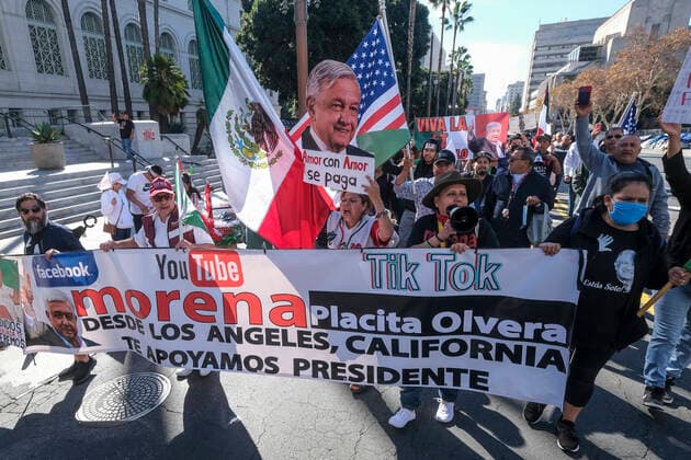 November 27, 2022, Los Angeles, California, USA: Members of the Full Rights for Immigrants Coalition take part in a rally to support political reform in Mexico, Sunday November 27, 2022 in Los Angeles. Los Angeles USA - ZUMAc68_ 20221127_zaf_c68_008 Copyright: xRingoxChiux