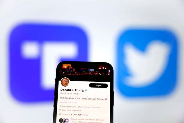 Twitter-Profil von Donald Trump Das Twitter Profil des 45. Präsidenten der Vereinigten Staaten von Amerika wurde nach der Twitter Übernahme von Elon Musk wieder aktiviert. *** Twitter profile of Donald Trump The Twitter profile of the 45 President of the United States of America was reactivated after the Twitter takeover of Elon Musk xMSx