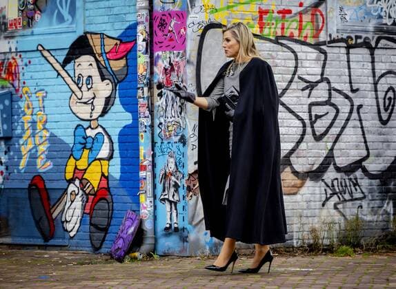 AMSTERDAM - Queen Maxima during the presentation of the Prince Bernhard Cultuurfonds Prize 2022 in the Amsterdam STREET museum at the Anne Frank House. The foundation receives the oeuvre prize for years of drawing attention to Anne Frank s ideas in a creative and inspiring way. ANP ROBIN VAN LONKHUIJSEN netherlands out - belgium out