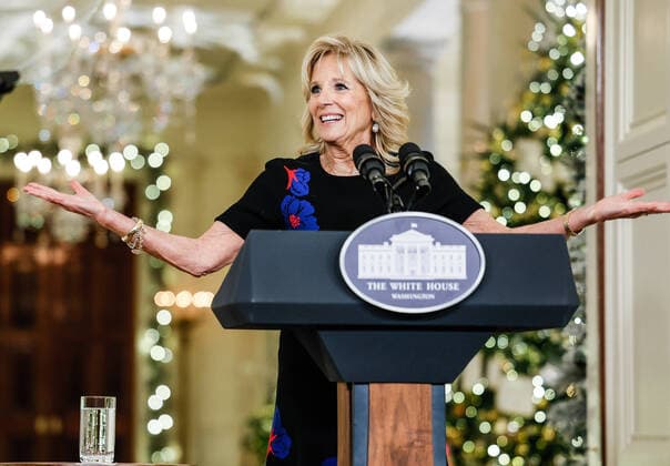 Entertainment Themen der Woche KW48 Entertainment Bilder des Tages First Lady Jill Biden speaks to leadership of the National Guard and volunteers as she unveils the White House 2022 Holiday Decorations at the White House on Monday November 28, 2022.  JEM20221128005 JEMALxCOUNTESS