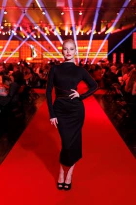 Sängerin Marie Reim bei der 18. Kinderlachen-Gala 2022 im Goldsaal der Westfalenhallen. Dortmund, 26.11.2022 NRW Deutschland *** Singer Marie Reim at the 18 Kinderlachen Gala 2022 in the Goldsaal of the Westfalenhallen Dortmund, 26 11 2022 NRW Germany Copyright: xChristophxHardtx