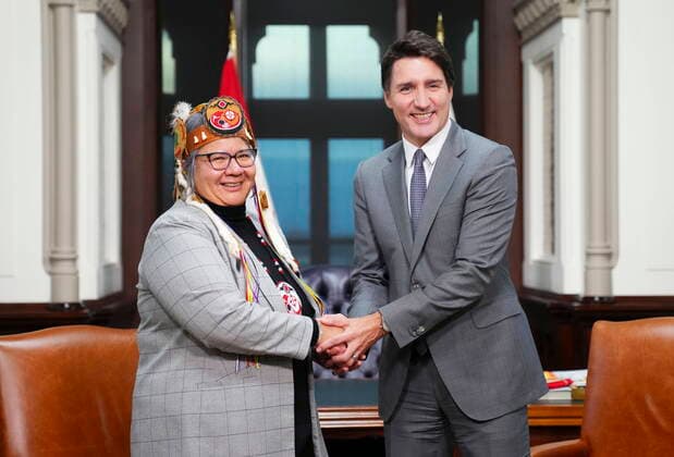 News Themen der Woche KW48 News Bilder des Tages November 29, 2022, Ottawa, ON, Canada: Prime Minister Justin Trudeau meets with Assembly of First Nations (AFN) National Chief, RoseAnne Archibald, on Parliament Hill in Ottawa, on Tuesday, Nov. 29, 2022. Ottawa Canada  - ZUMAc35_ 20221129_zaf_c35_107 Copyright: xSeanxKilpatrickx