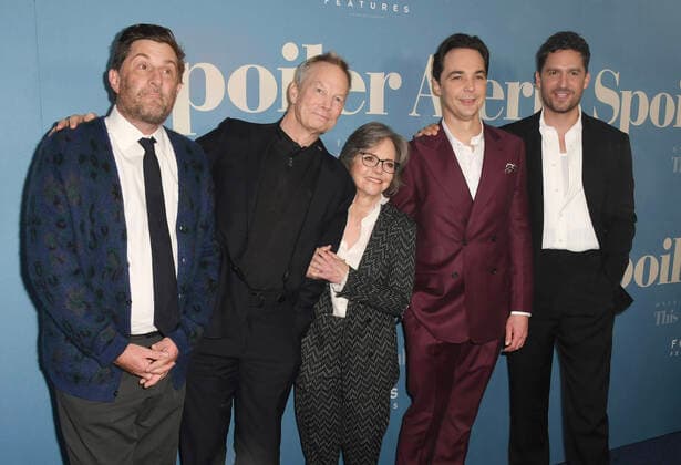 Bilder des Jahres 2022, Entertainment 11 November Entertainment Bilder des Tages NEW YORK, NY - NOVEMBER 29: Michael Showalter, Bill Irwin, Sally Field, Jim Parsons and Ben Aldridge at the NY Premiere of Spoiler Alert at Skirball Center for Performing Arts in New York City on November 29, 2022. Copyright: xJohnxPalmerx