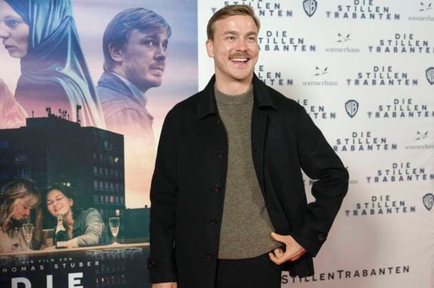Albrecht Schuch bei der Premiere des Kinofilms Die stillen Trabanten in den Passage Kinos. Leipzig, 29.11.2022