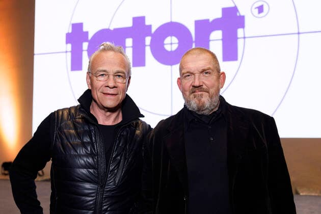 Entertainment Themen der Woche KW48 Schauspieler Klaus J. Behrendt (spielt Kommissar Max Ballauf) und Schauspieler Dietmar Bär (spielt Kommissar Freddy Schenk) beim Preview der Tatort-Folge Schutzmaßnahmen im historischen Rathaus. Köln, 29.11.2022 NRW Deutschland *** Actor Klaus J Behrendt plays Inspector Max Ballauf and actor Dietmar Bär plays Inspector Freddy Schenk at the preview of the Tatort episode Protective Measures at the historic town hall Cologne, 29 11 2022 NRW Germany Copyright: xChristophxHardtx